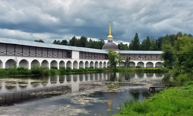 Тихвинский район, монастырь, река