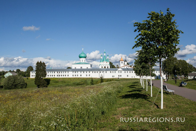 Лодейнопольский район, Свирский монастырь