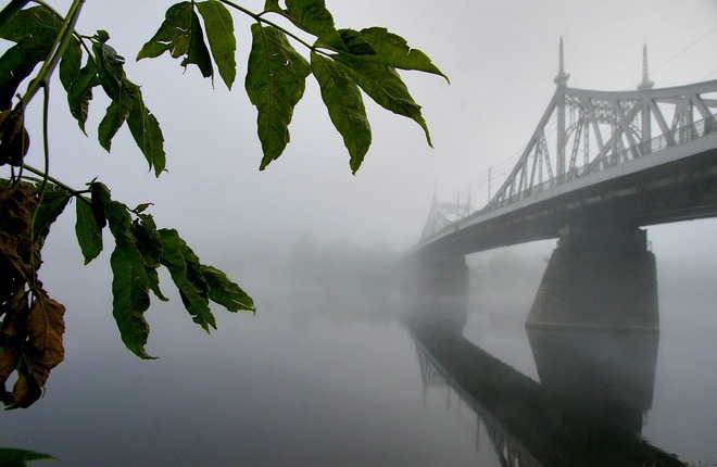 Тверская область, Тверь. Мост в тумане